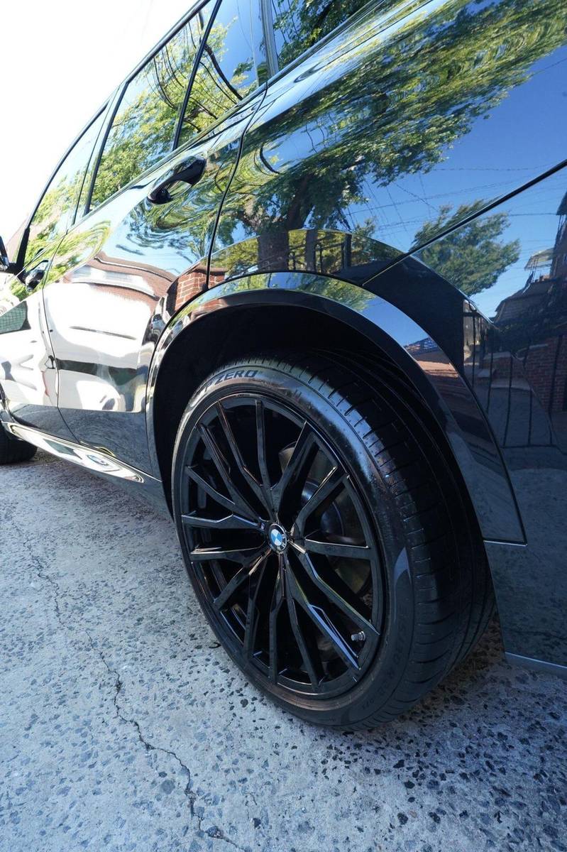 BMW X5 wheel detail closeup NYC — Xentra Auto