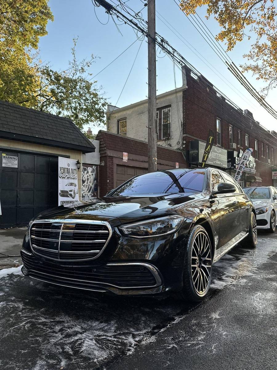 Hand car wash Mercedes S-Class NYC — Xentra Auto